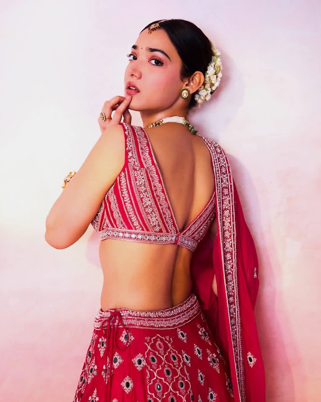 Medha Shankr - Indian Lehenga Model - Indian Lehenga Beauty - Indian Lehenga Sondori - Indian Lehenga Lover - Indian Hot Girl Photo - Indian Lehenga Shoot - Indian Lehenga Fashion - Indian Lehenga Design - Indian Lehenga River - Indian Lehenga Look - Indian Lehenga Style - Indian Lehenga Photoshoot
#MedhaShankr #Lehenga #LehengaFashion #LehengaModel #LehengaStyle #DesiVibes #PunjabiVibes #LehengaLook #diva #bollywood