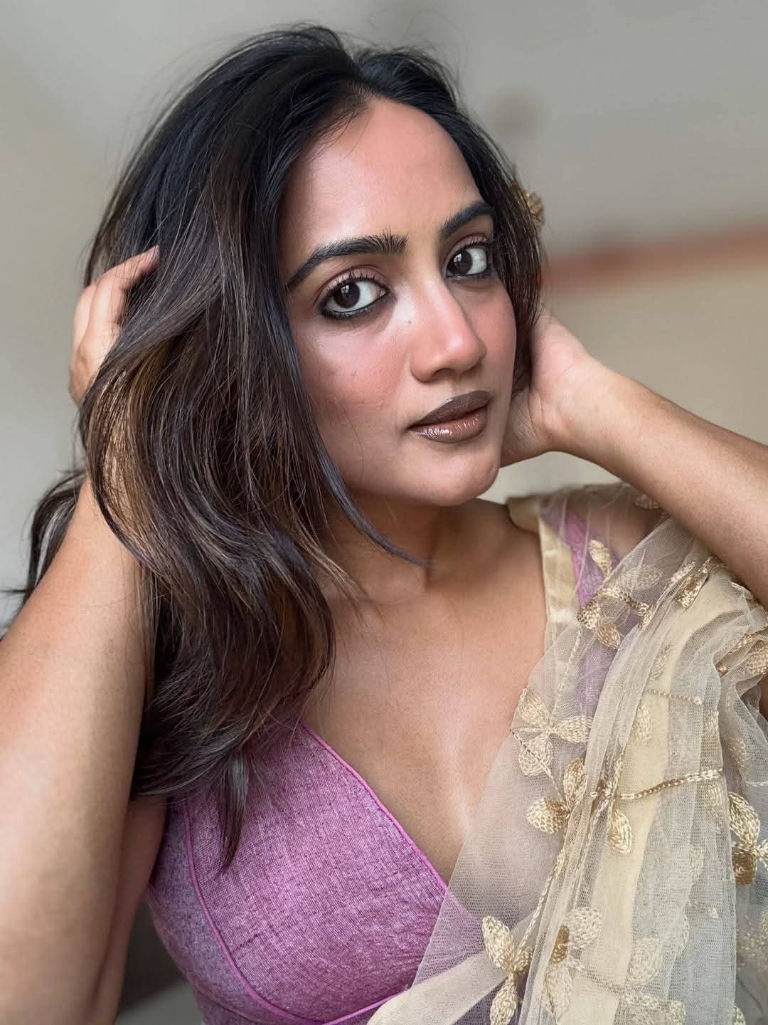 Amika Shail - Indian Saree Blouse Fashion - Indian Saree Blouse Model - Indian Saree Blouse Design - Indian Saree Blouse Fashion - Indian Saree Blouse Beauty - Indian Saree Blouse Beauty - Indian Beautiful Leady Actor - Indian Saree Blouse Fashion - Indian Saree Blouse Style - Indian Hot Girl Photo - Indian Saree Blouse Photoshoot - Indian Saree Blouse Shoot
#AmikaShail #SareeFashion #SareeBlouse #BlouseStyle