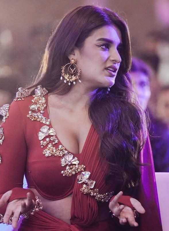 Nidhhi Agerwal - Telugu Saree Blouse Fashion - Telugu Saree Blouse Beauty - Telugu Saree Blouse Model - Telugu Saree Blouse Lover - Telugu Hot Girl Photo - Telugu Saree Blouse Shoot - Telugu Saree Blouse Sondori - Telugu Saree Blouse Design - Telugu Saree Blouse River - Nidhhi Agerwal Hot Photo - Telugu Saree Blouse Look - Telugu Saree Blouse Style - Telugu Saree Blouse Photoshoot
#NidhhiAgerwal #saree #telugu #SareeLover #SareeBeauties