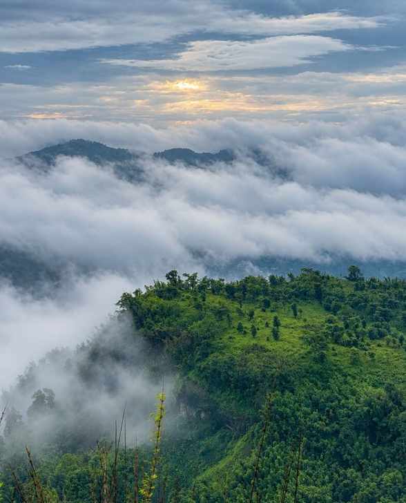 পাহাড়ের সুন্দর দৃশ্য। 🌿🫶