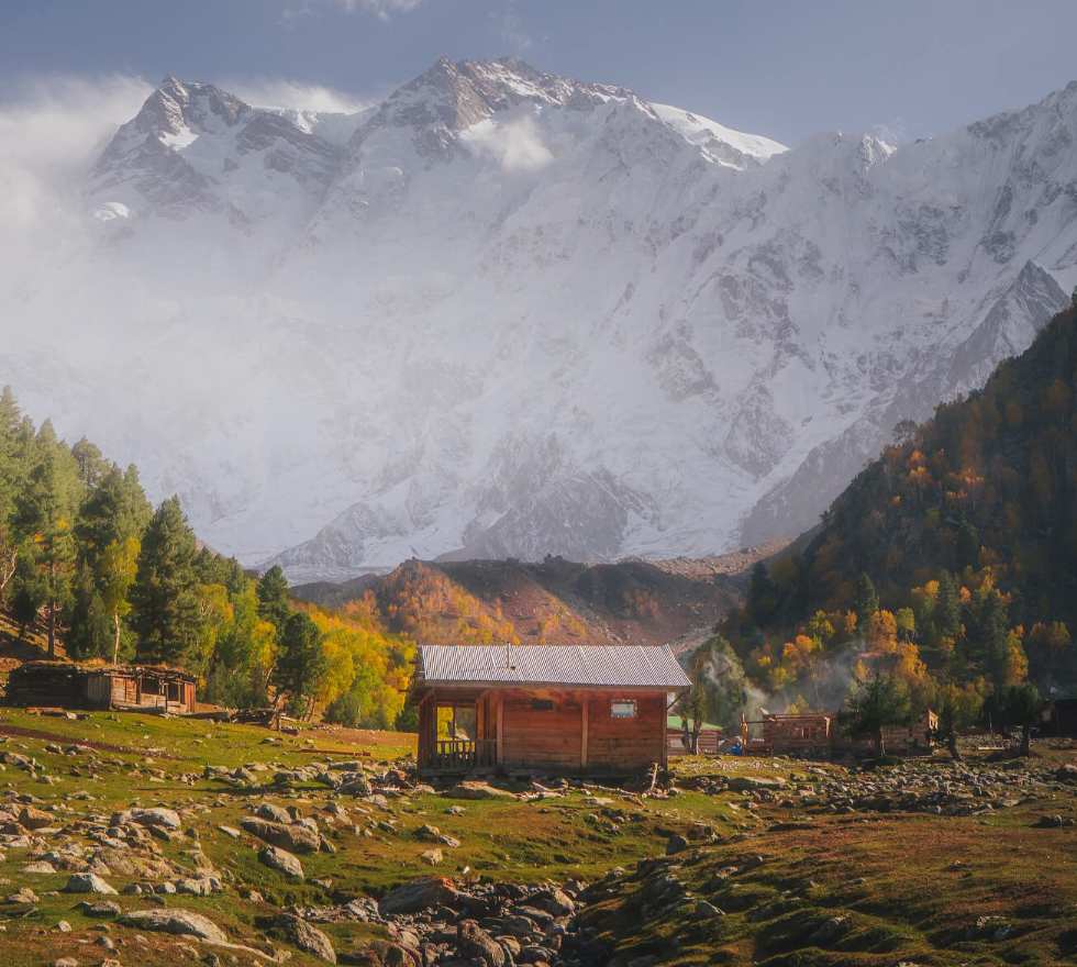 A lonely cabin in Pakistan 🏔️