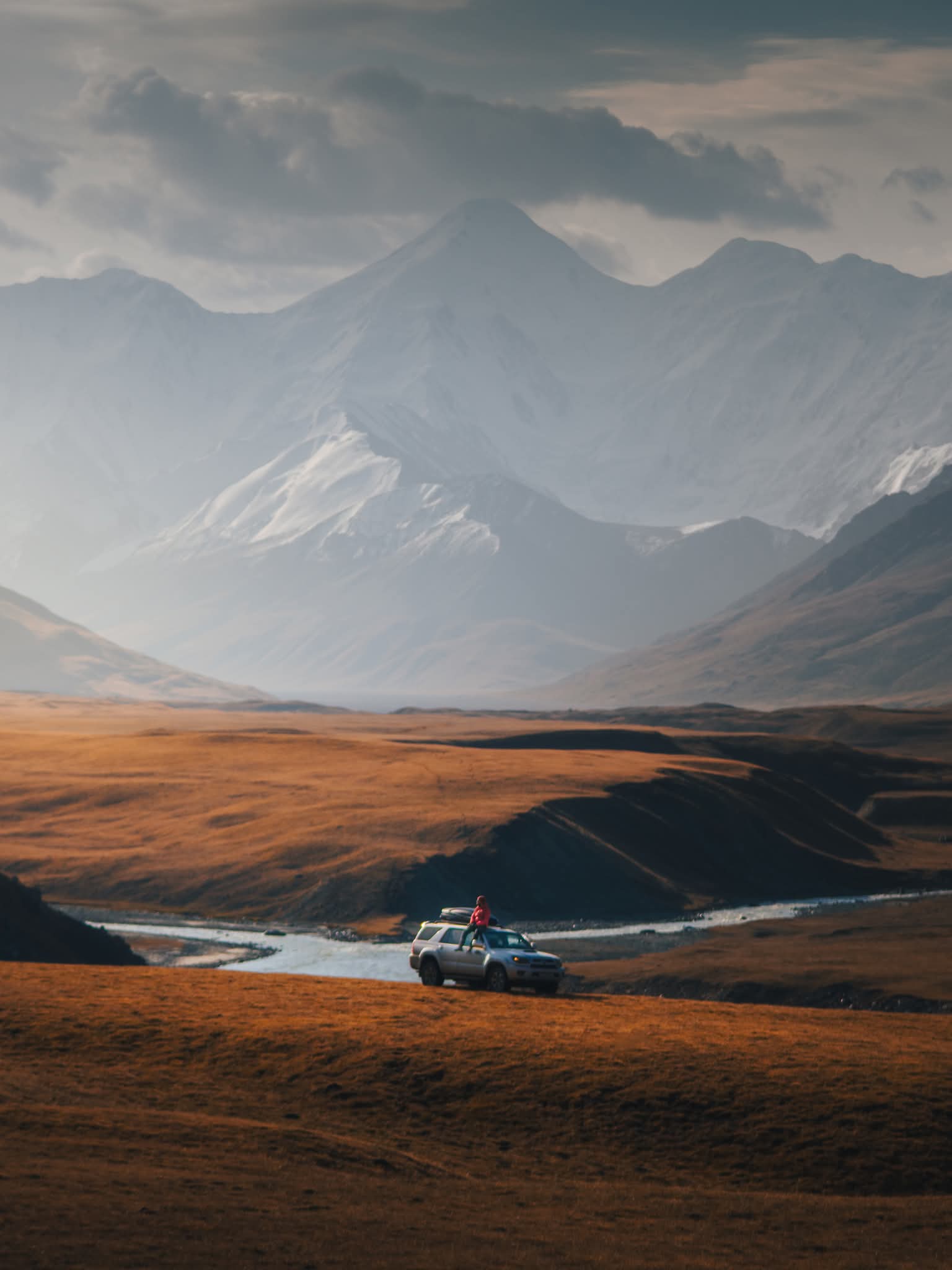 Taking it all in, in the mountains of Kyrgyzstan 🇰🇬