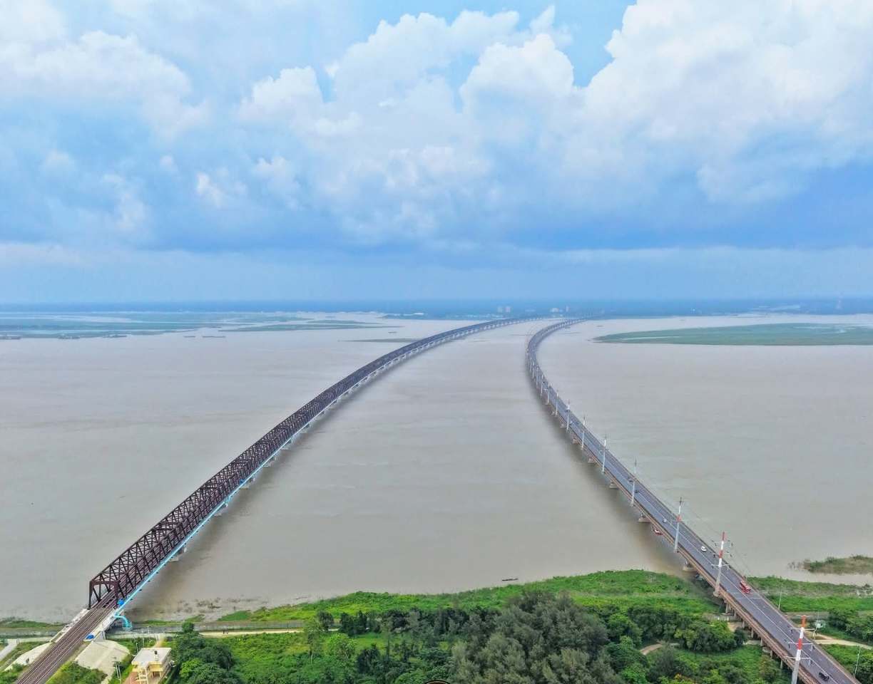 উত্তরবঙ্গের ভিআইপি দুই প্রবেশদ্বার 🌉 
যমুনা বহুমুখী সেতু ও রেল সেতু 🌉 🇧🇩
