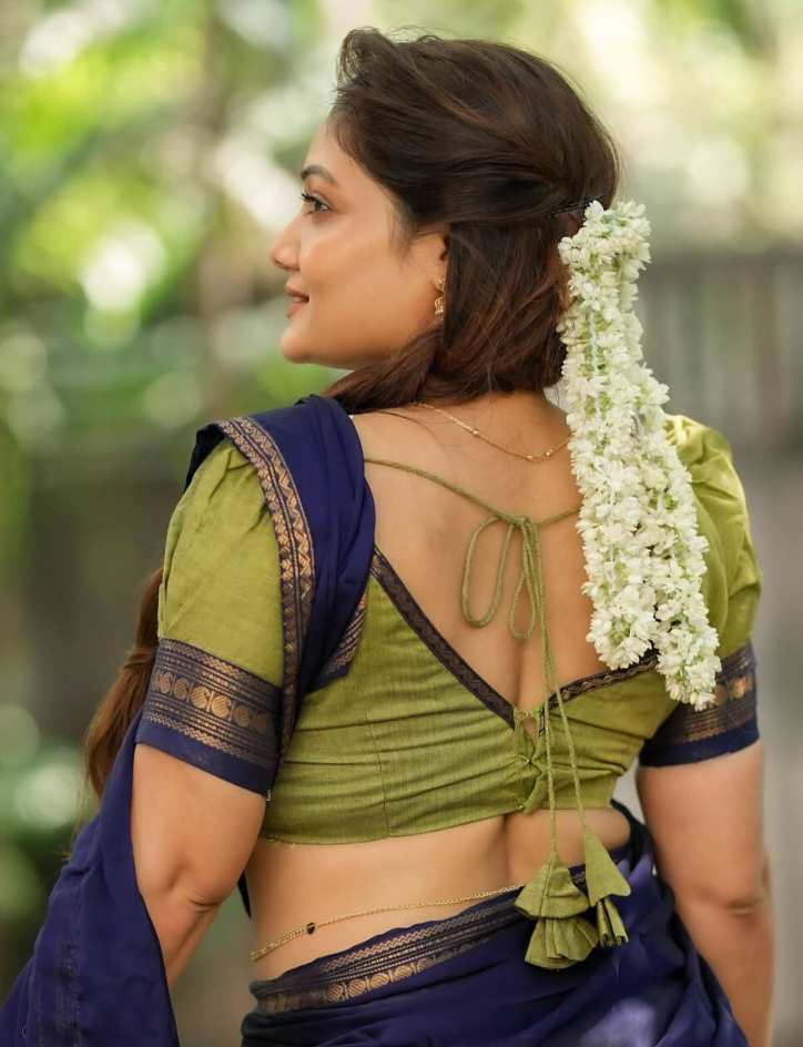 Nalkar Priyanka - Indian Saree Model Poses - Indian Saree Model Photoshoot - Beautiful Saree Girl Photo - Indian Saree Model Photo - Indian Blouse Designs - Saree Blouse Back Designs - Modern Saree Blouse Designs