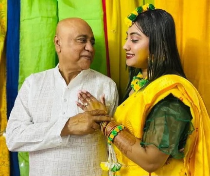 সত্যিকারের ভালোবাসা বয়স দেখে হয় না কি?