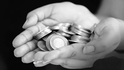 সমাজে পুরুষের মূল্যায়ন আসল মাপকাঠি কি?