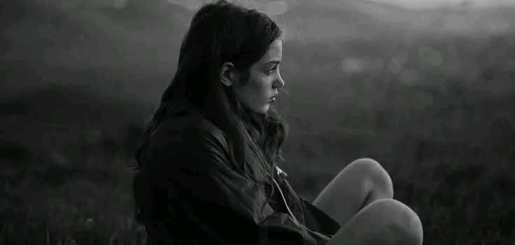 মানুষ যখন একাকিত্বের শেষ পর্যায়ে চলে যায় তখন কি করে?